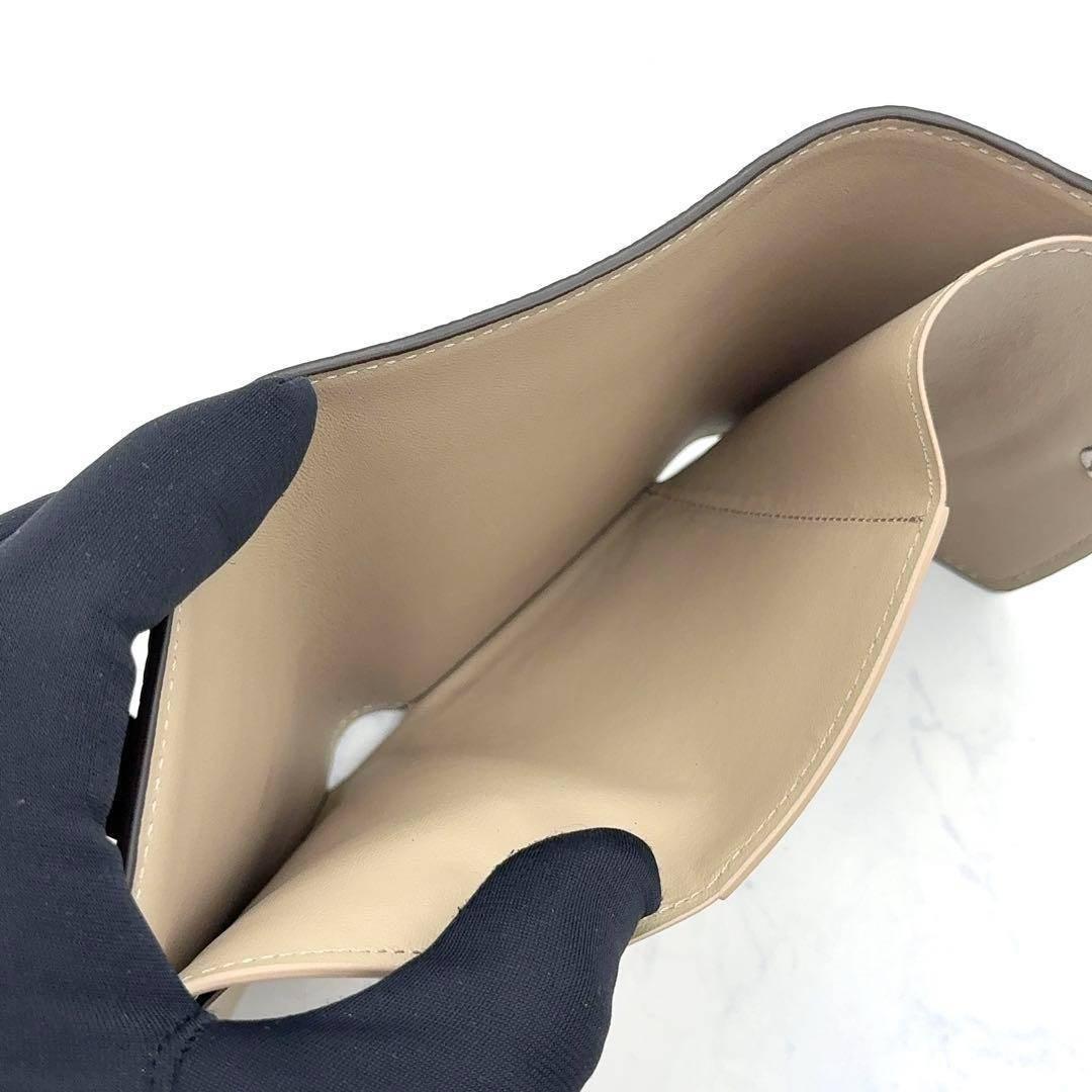 【新品級】ルイヴィトン マヒナ ヴィクトリーヌ ガレ ベージュ 三つ折り財布