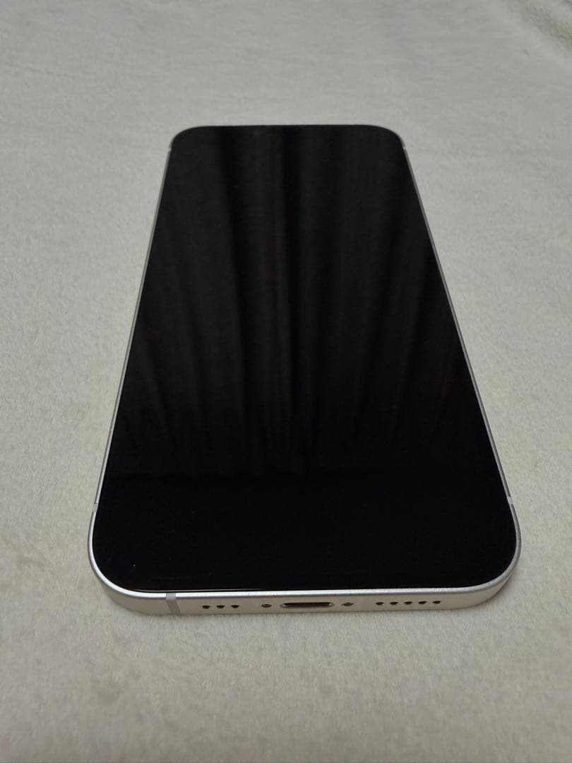 Apple iPhone 13 ホワイト 66% 初期化済み