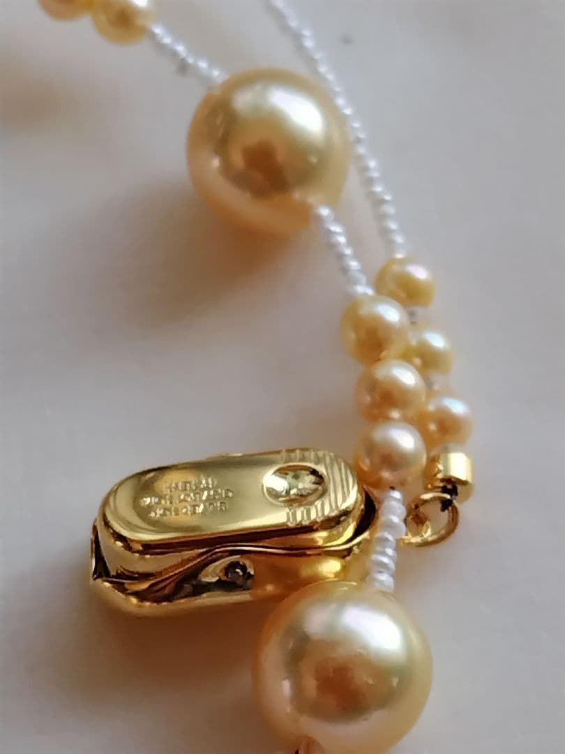 アコヤ真珠、あこやベビーパール　ゴールド(染)と、あこや砂芥子パール、オメガ風