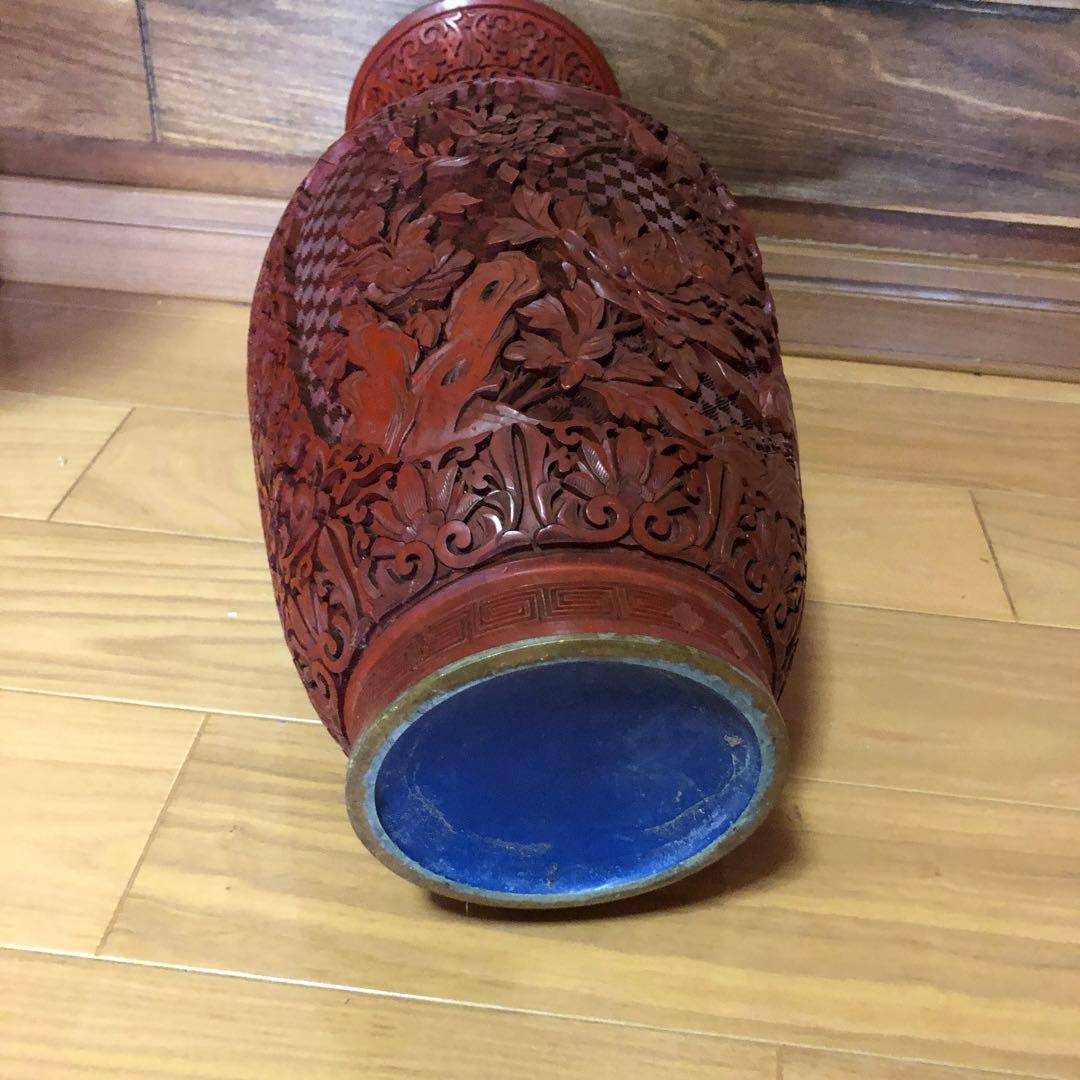 アンティーク　赤い木製彫刻花瓶