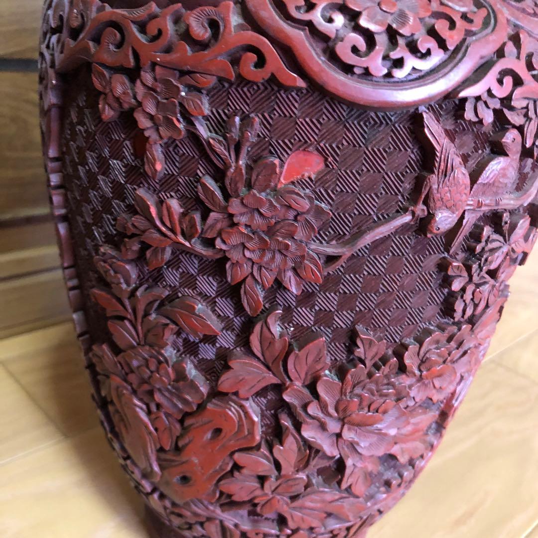 アンティーク　赤い木製彫刻花瓶