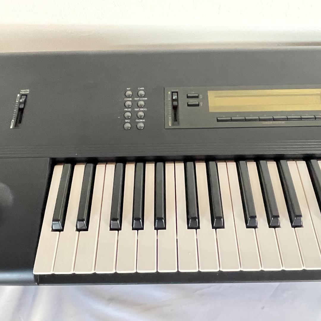 KORG M1 シンセサイザー