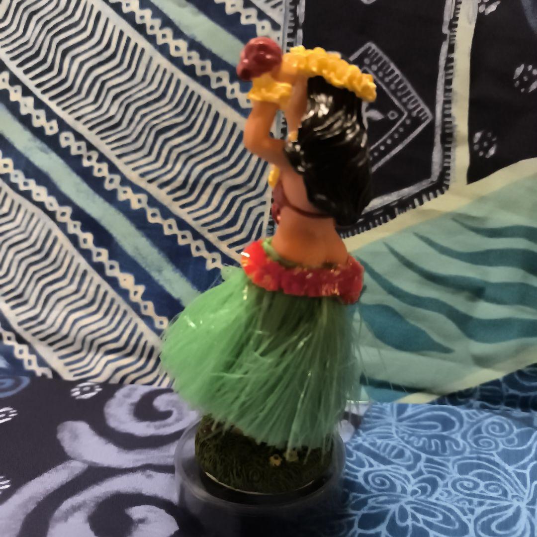 Hula Doll ダッシュボード用フィギュア　緑ハンズアップ