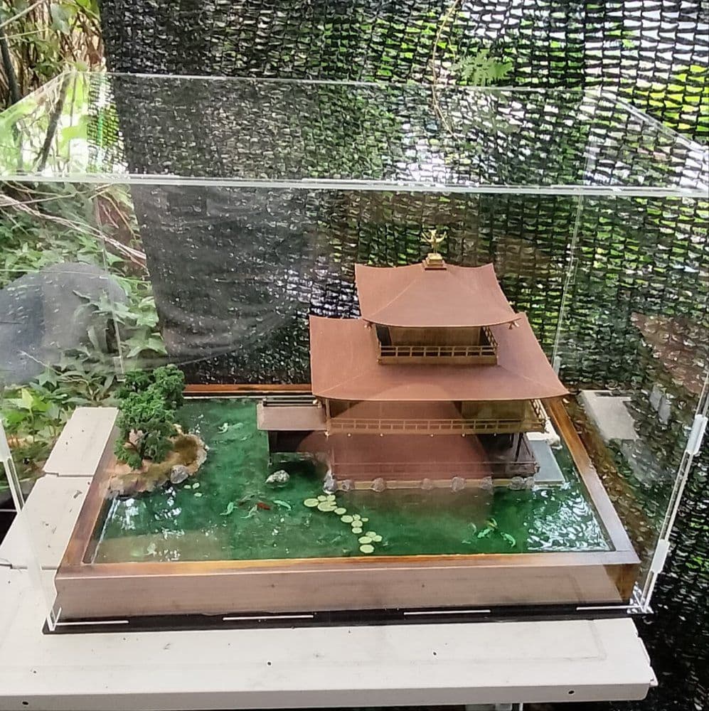 精密情景ジオラマ 世界遺産 鹿苑寺金閣 USB電源LED照明 アクリルケース付き