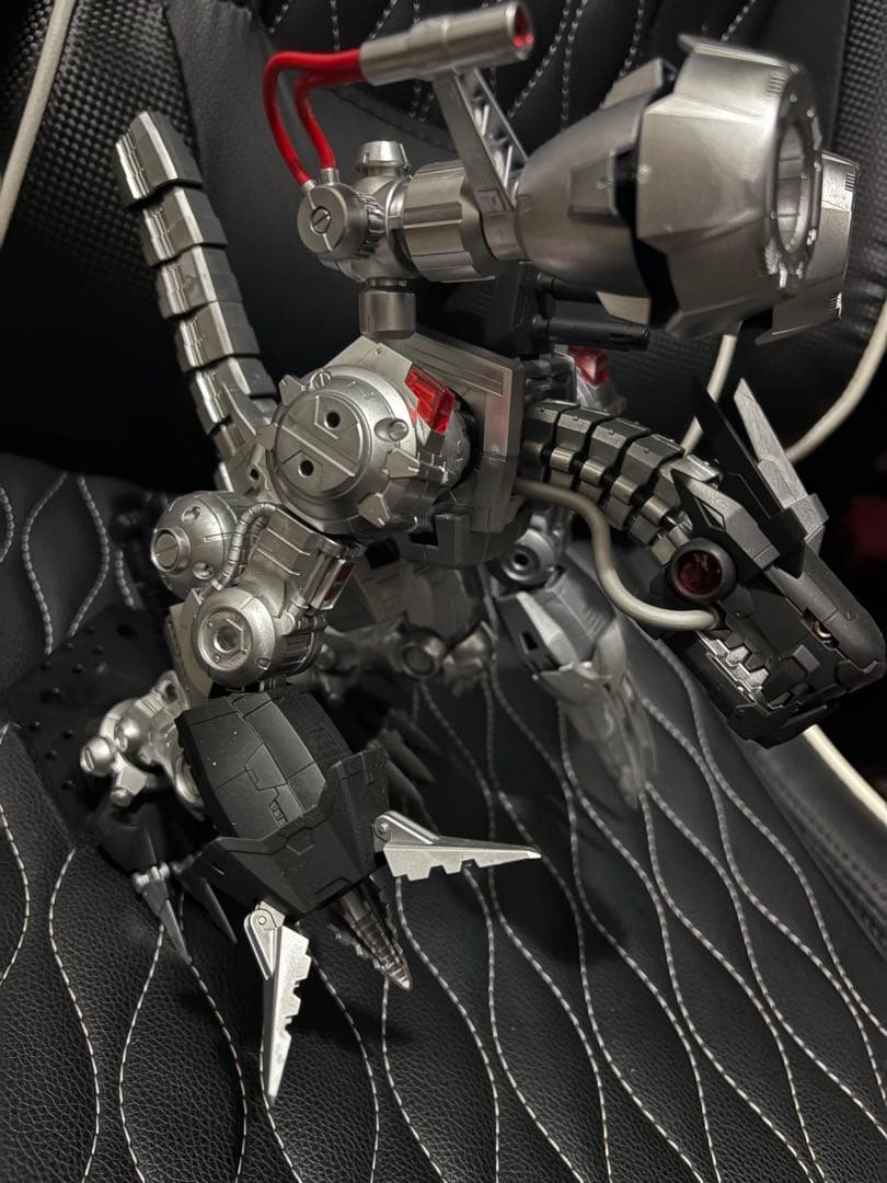 ムゲンドラモン　プラモデル　全塗装