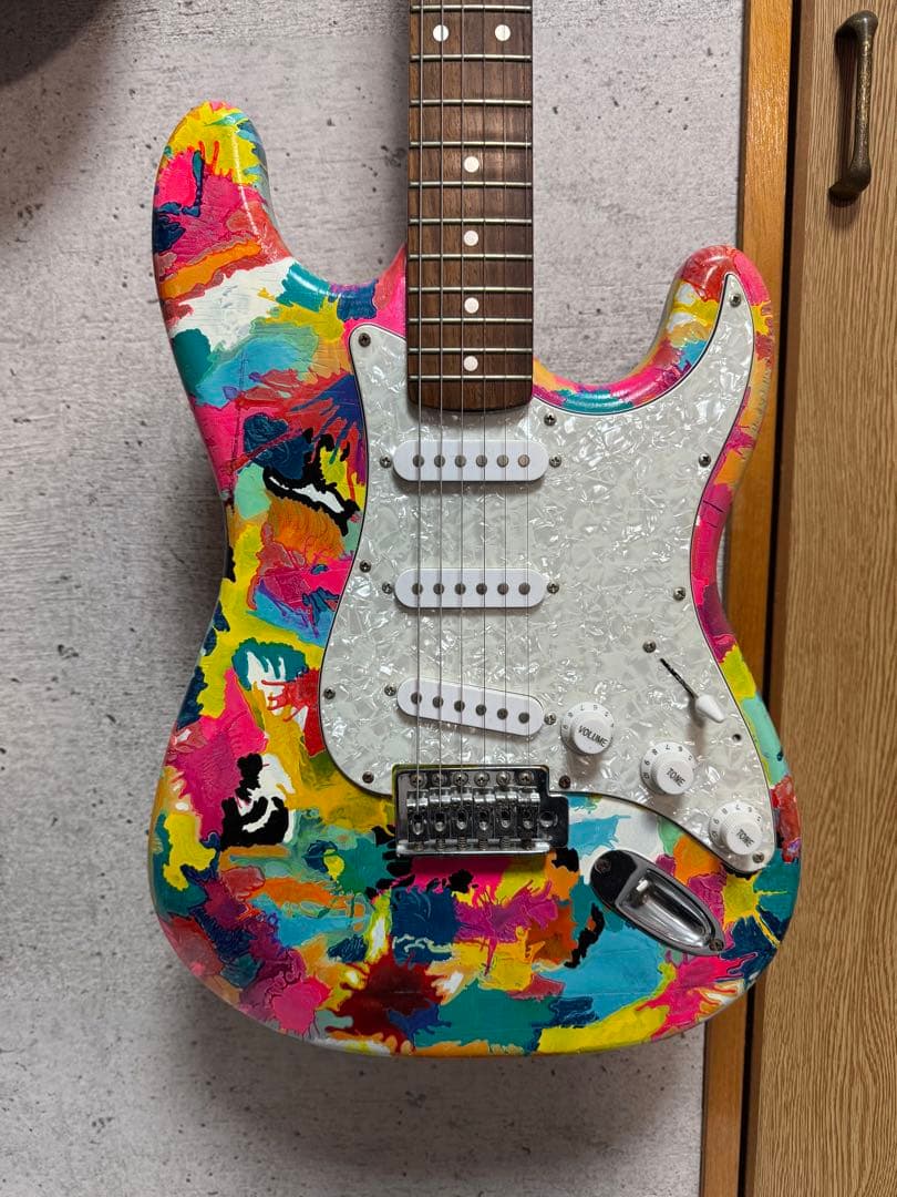 カラフルアートエレキギター　ネックなし