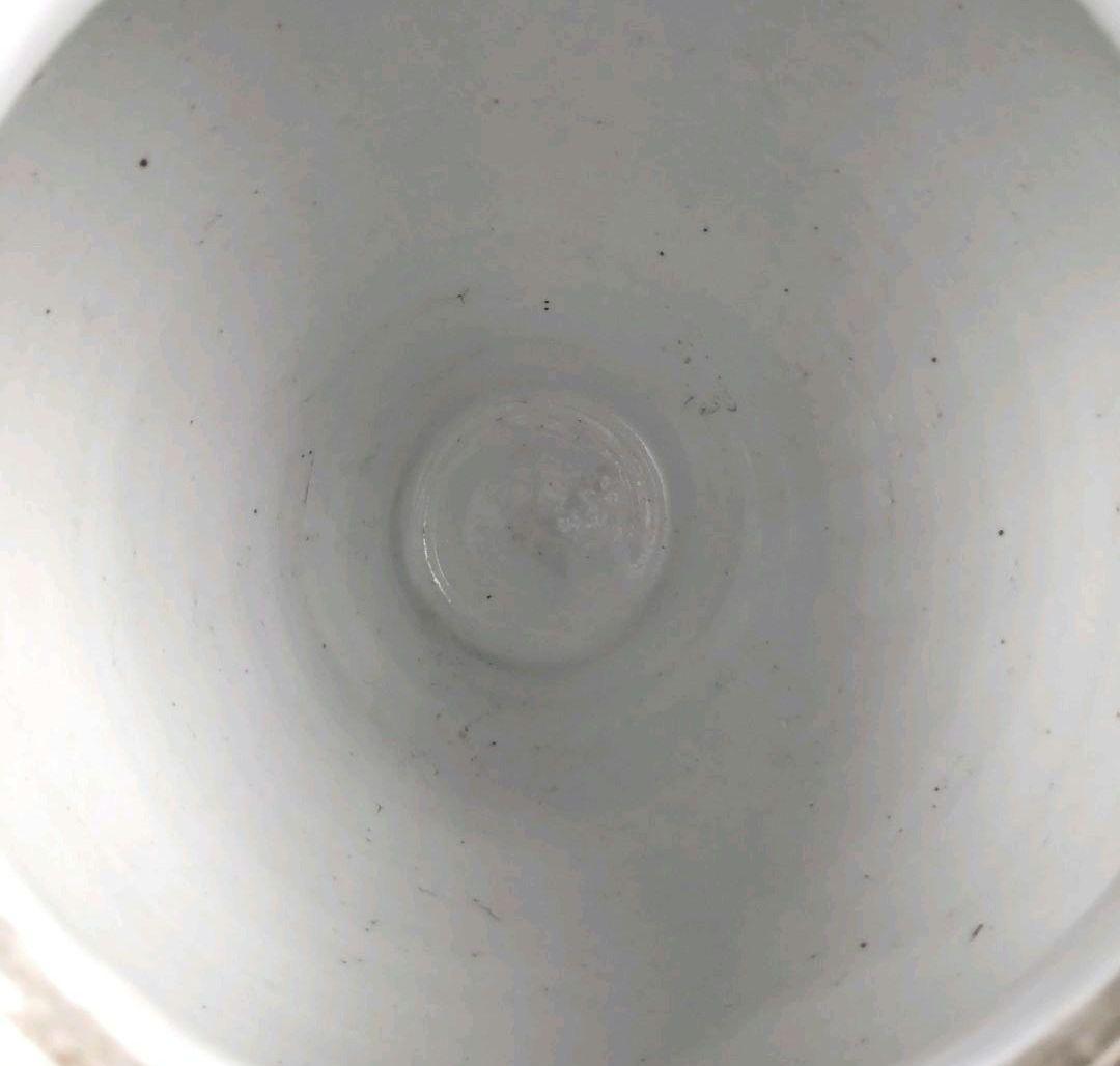 お値下げしました、古伊万里　染付　蛸唐草　沈香壺