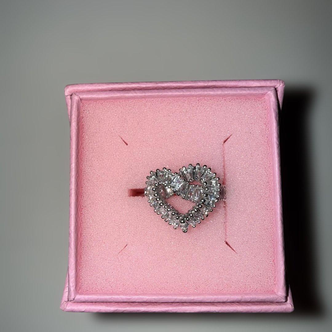 スワロスキーハート型クリスタルリング(値下げ受け付けます)