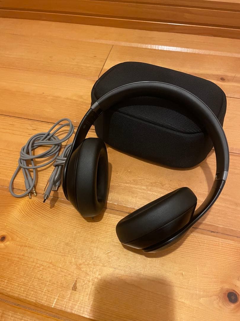 Beats Studio Pro ワイヤレスヘッドホン　ブラック　ケース付　美品