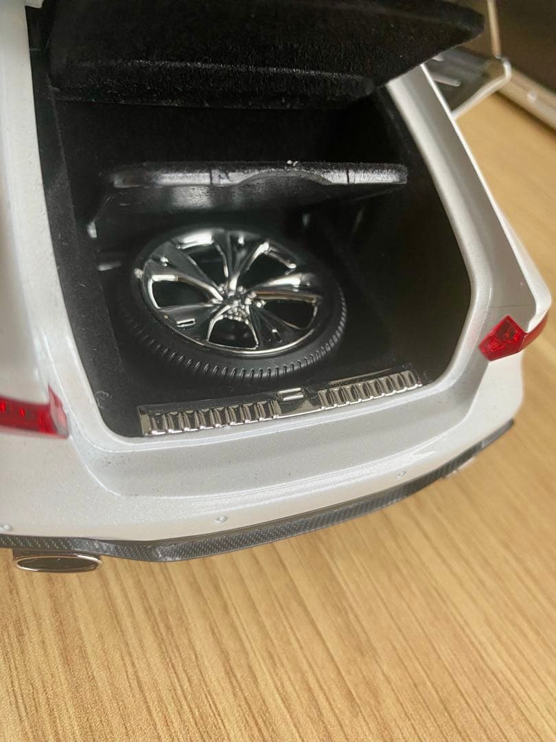 1/18 Audi 合金製ミニカー LED点灯 サウンド 鍵付