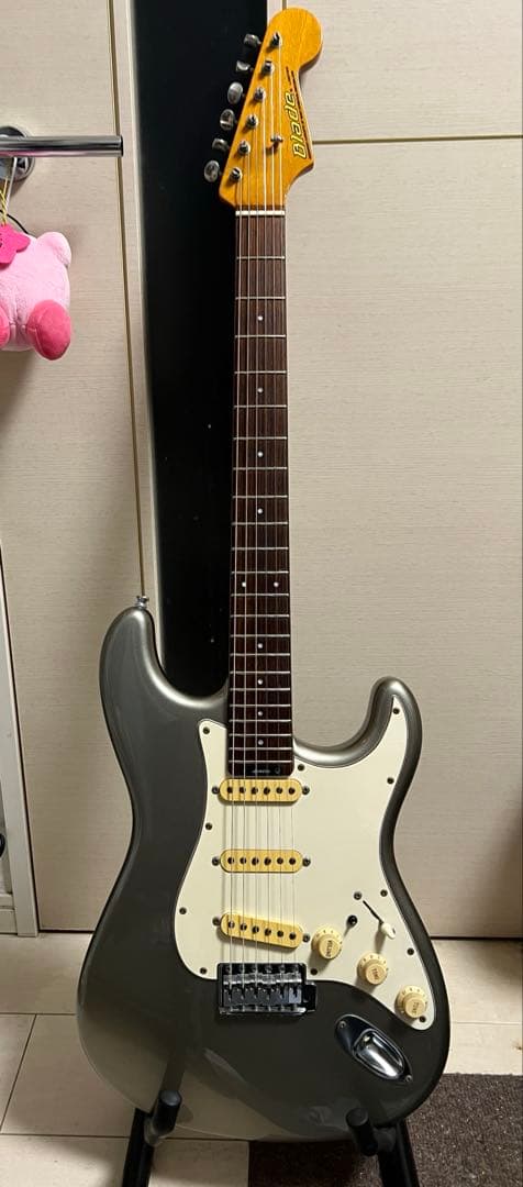 即発送 Blade Levinson ストラトタイプ pewterカラー