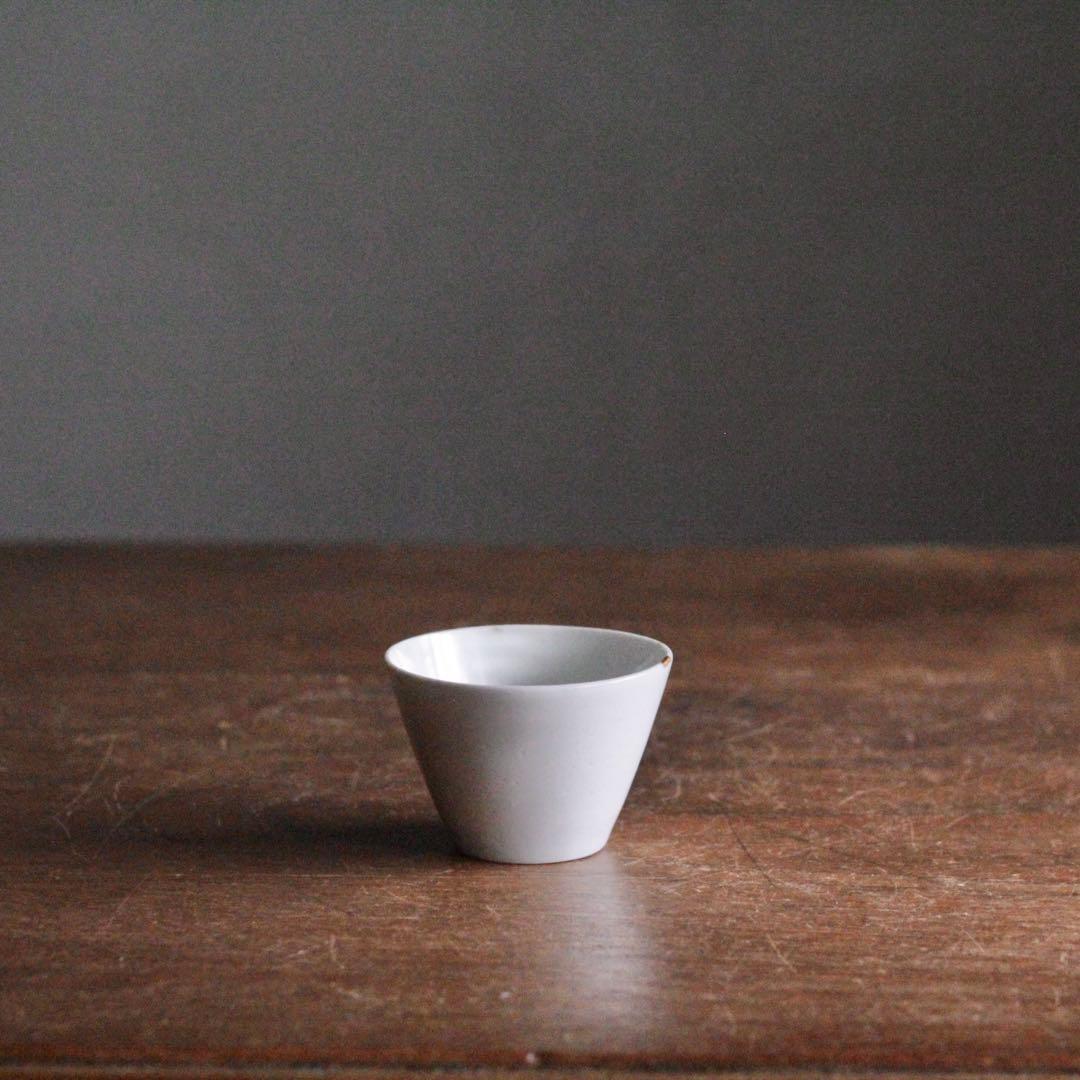 小ぶりな 古伊万里 ちょこ 盃 ぐい呑み 酢猪口 古美術 古道具 アンティーク