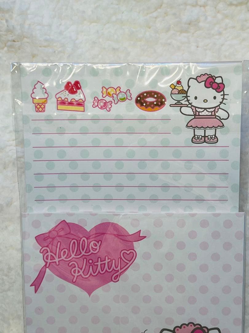 激レア•希少品‼︎ サンリオ　2002 ウェイトレスキティ　レターセット