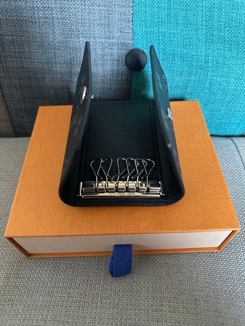 ルイヴィトン　キーケース　ミュルティクレ6エクリプス　M82603