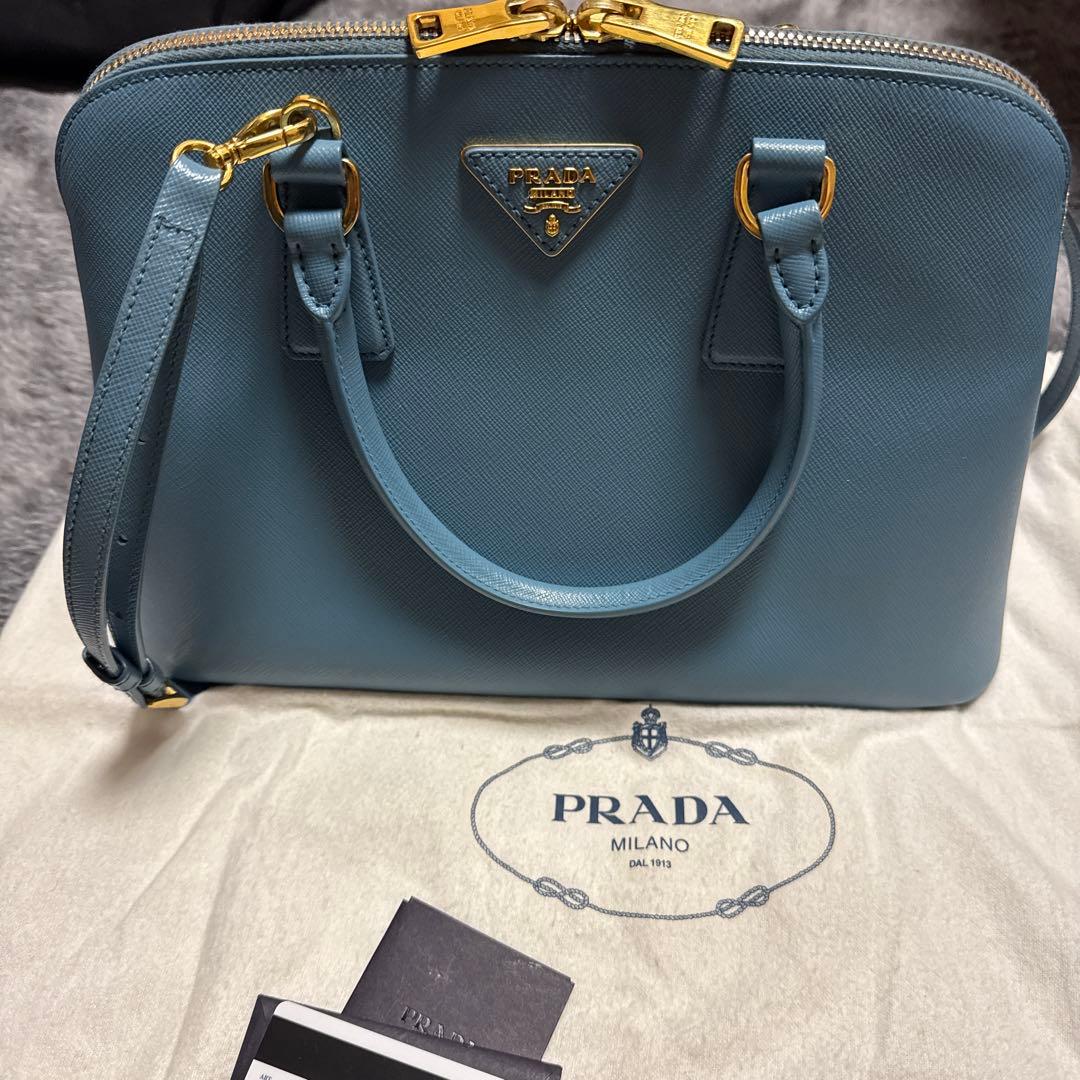 未使用級プラダショルダーバッグ