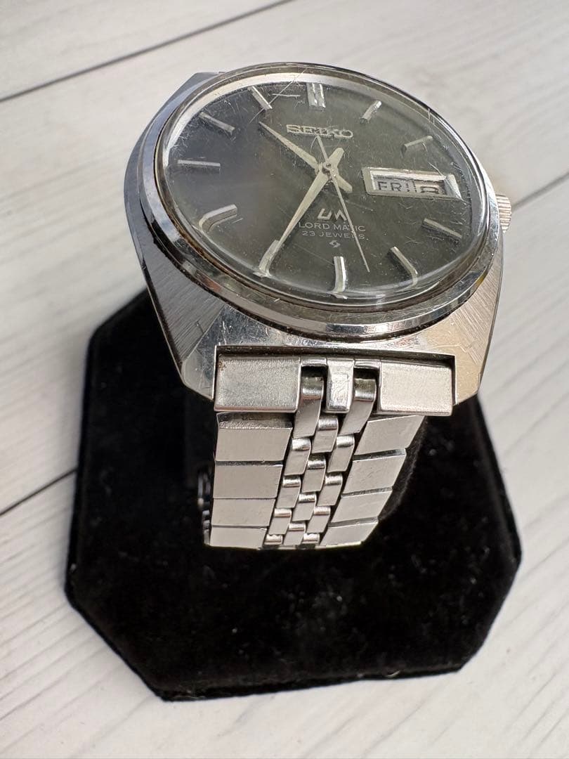 SEIKO ロードマチック 黒文字盤 ビンテージ自動巻き時計 動作品 (レ55)