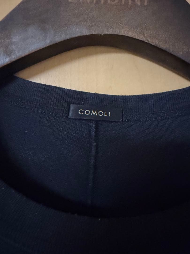 コモリ　COMOLI フットボールＴ　フェードブラック サイズ2