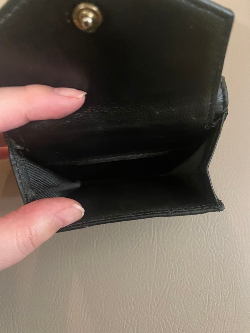 SAINT LAURENT ブラック 三つ折り財布（セール中！）