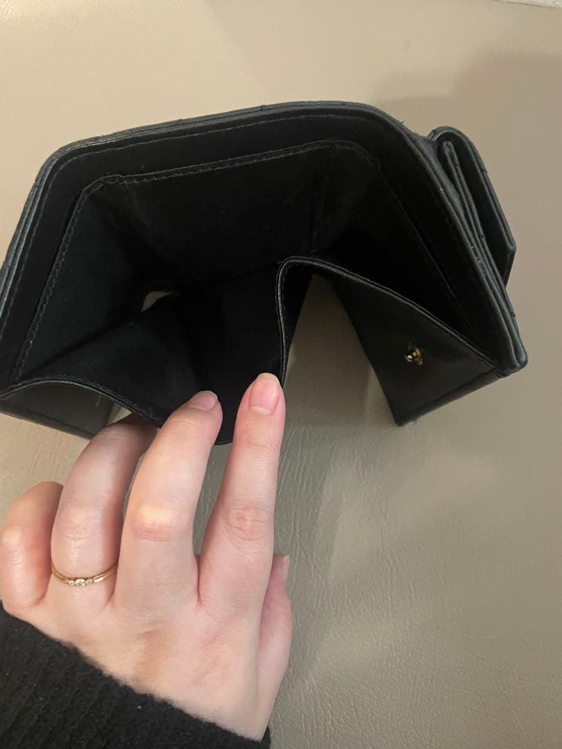 SAINT LAURENT ブラック 三つ折り財布（セール中！）