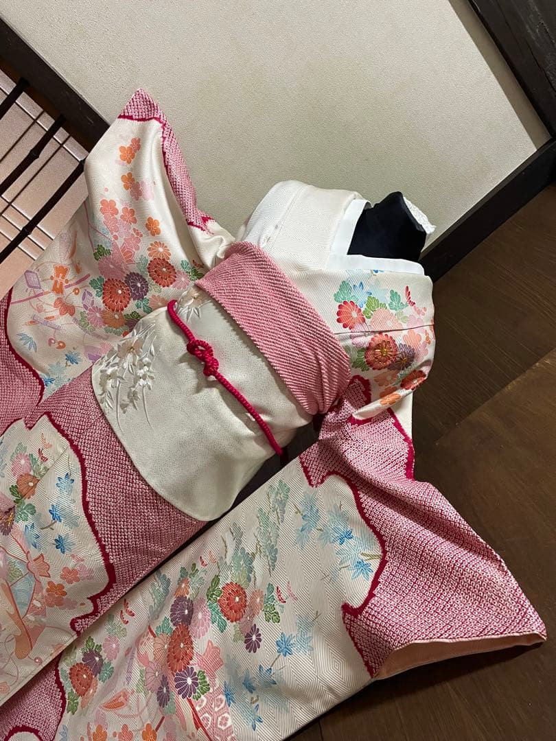 振袖 フルセット6点サイズM〜Ｌ駒刺繍　絞り　宝尽くし花文　金彩　正絹