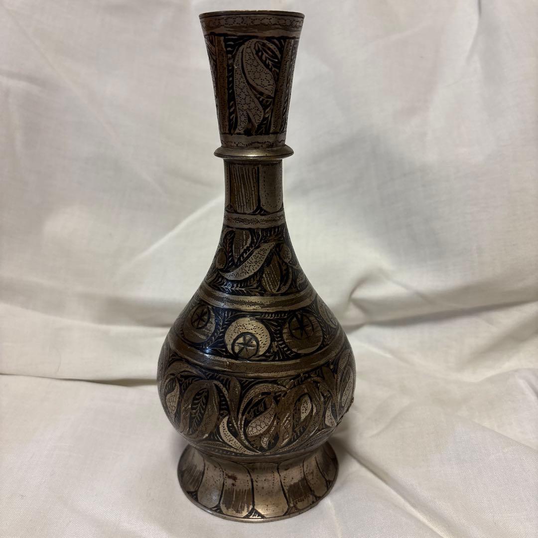 【希少】　インド工芸 ビドリ焼き 銀象嵌 黒地 花瓶 伝統金属工芸
