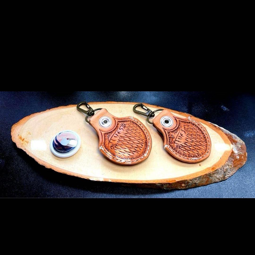 ☆しぇりー☆様オーダー　レザーカービング AirTagケース2点