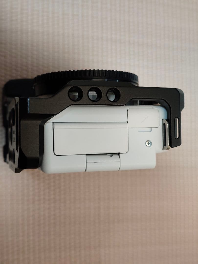 ミラーレスカメラ　SONY ZV-E10ボディ smallrig製リグ付き