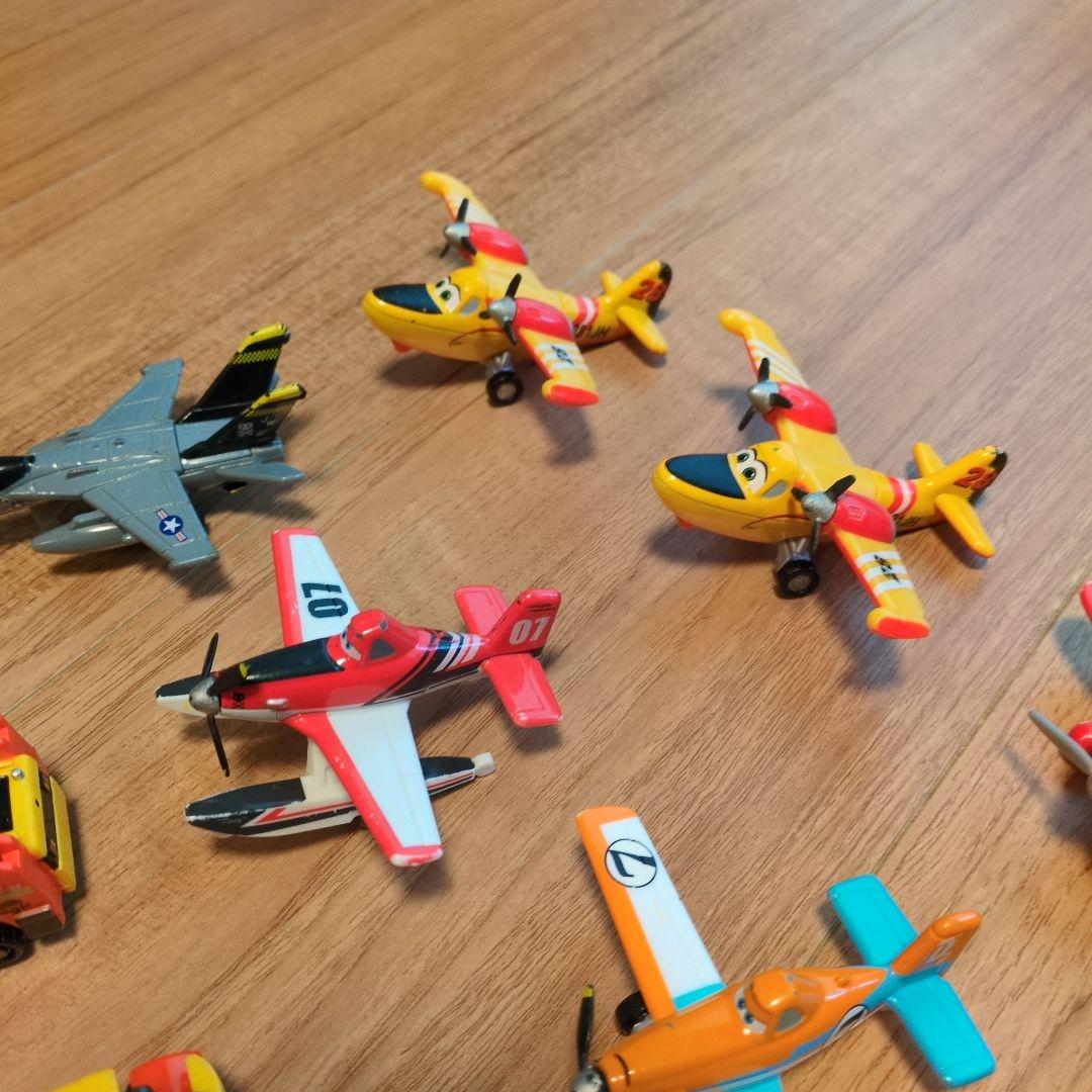 くわばら　トミカプレーンズ　13台セット