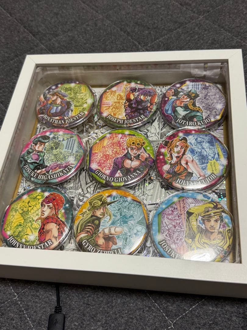 ジョジョの奇妙な冒険 荒木飛呂彦原画展 heroes 缶バッジ　9種類　ケース付