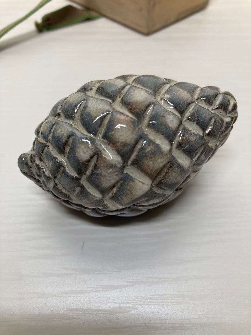 茶道具 萩焼 十二代 田原陶兵衛  松ぼっくり 香合 茶器 茶道具