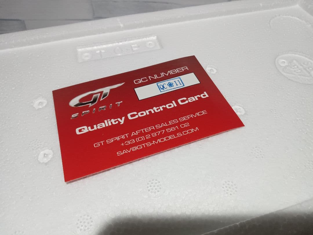 1/18 BMW M4 パフォーマンスエディション　ミニカー　オレンジ