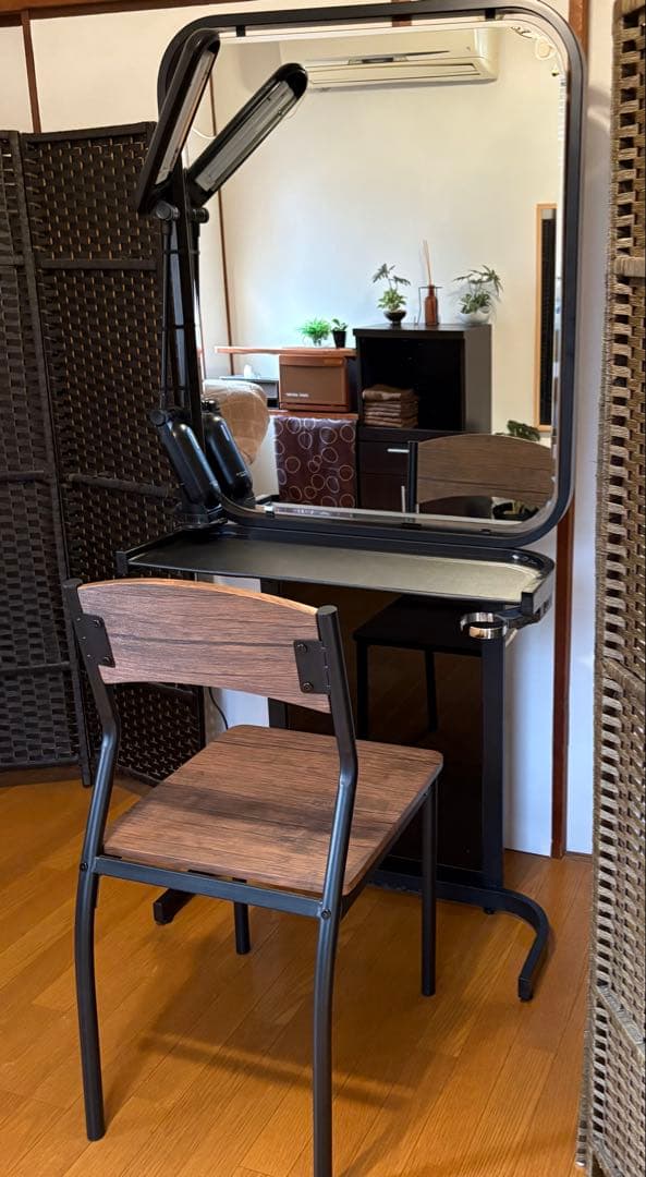 可動式ライト付き ドレッサー 化粧台　メイク台 ブラック スリム