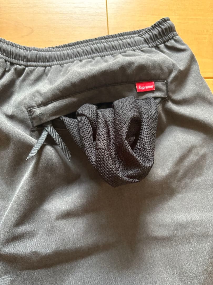 【希少】supreme シュプリーム　スイムウェア　黒x白ロゴ　Lサイズ相当