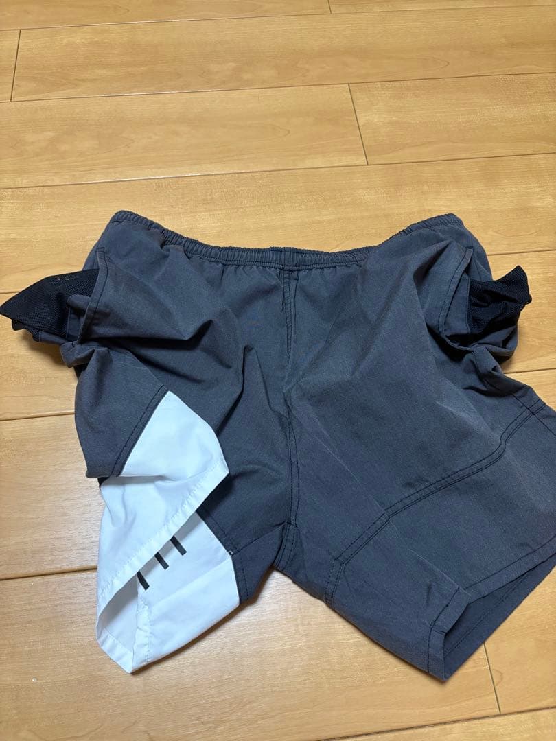 【希少】supreme シュプリーム　スイムウェア　黒x白ロゴ　Lサイズ相当