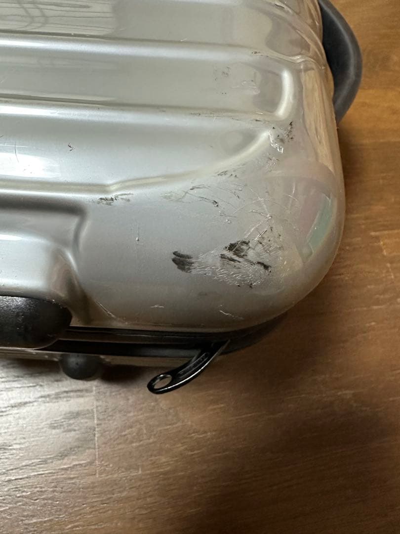 RIMOWA シルバー リモワ　キャリーケース 二輪　シルバー　機内持ち込み可