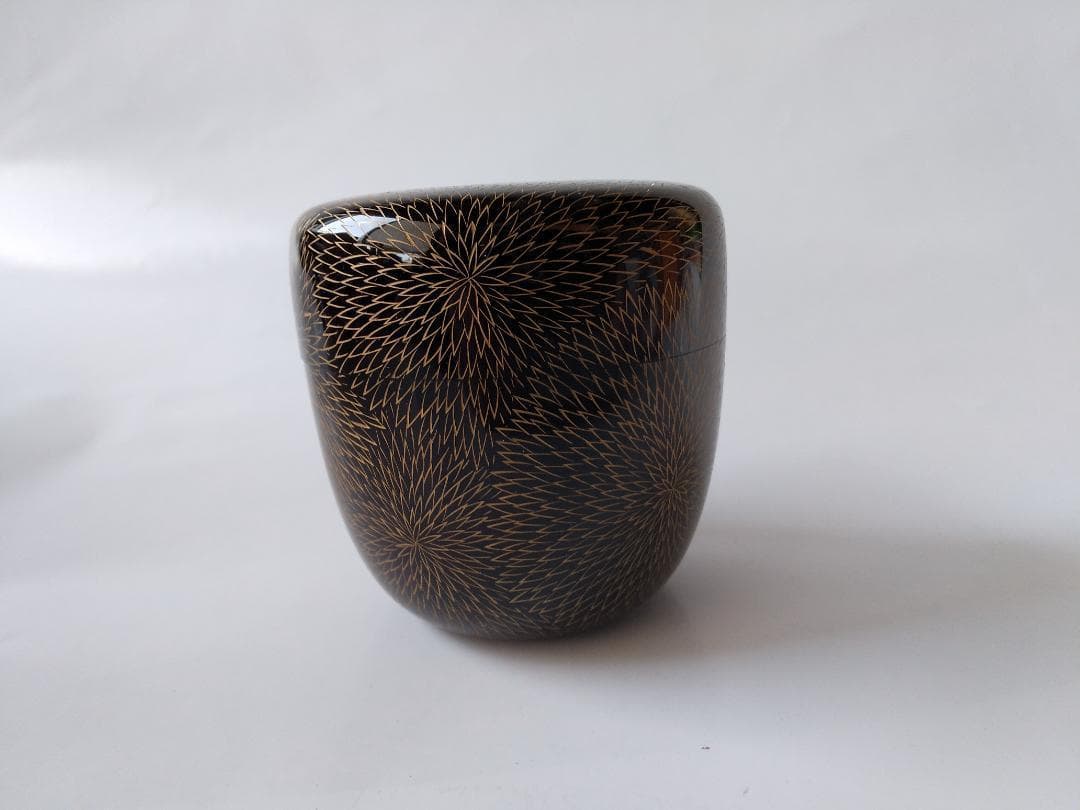 輪島塗 棗 新田義明 作 金彩 彫菊詰 棗 共箱 共布 漆器 漆芸 茶道具 美品