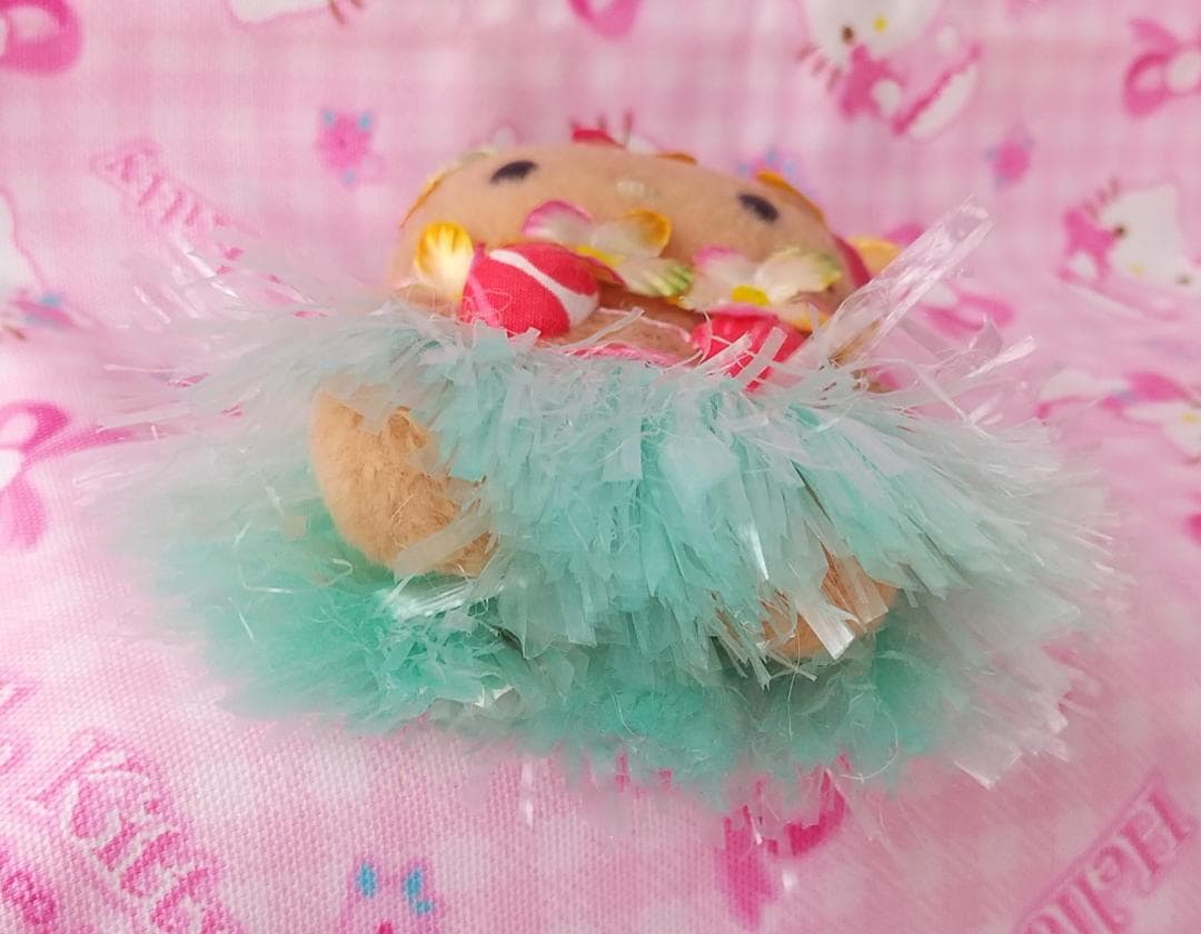 日焼けキティ　キーホルダー　マスコット　ぬいぐるみ　ハワイ　フラダンス