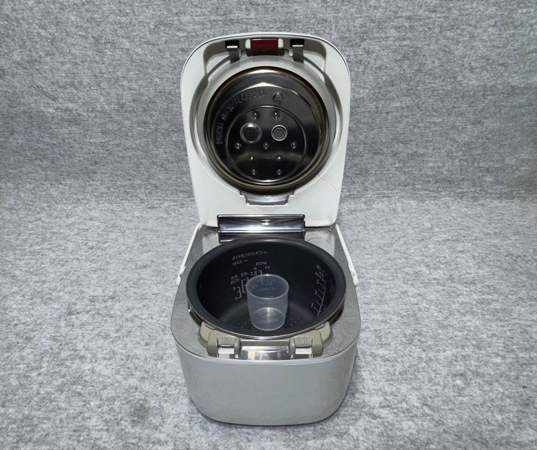 (極美品) パナソニック 炊飯器 圧力IH式 SR-PW108-W