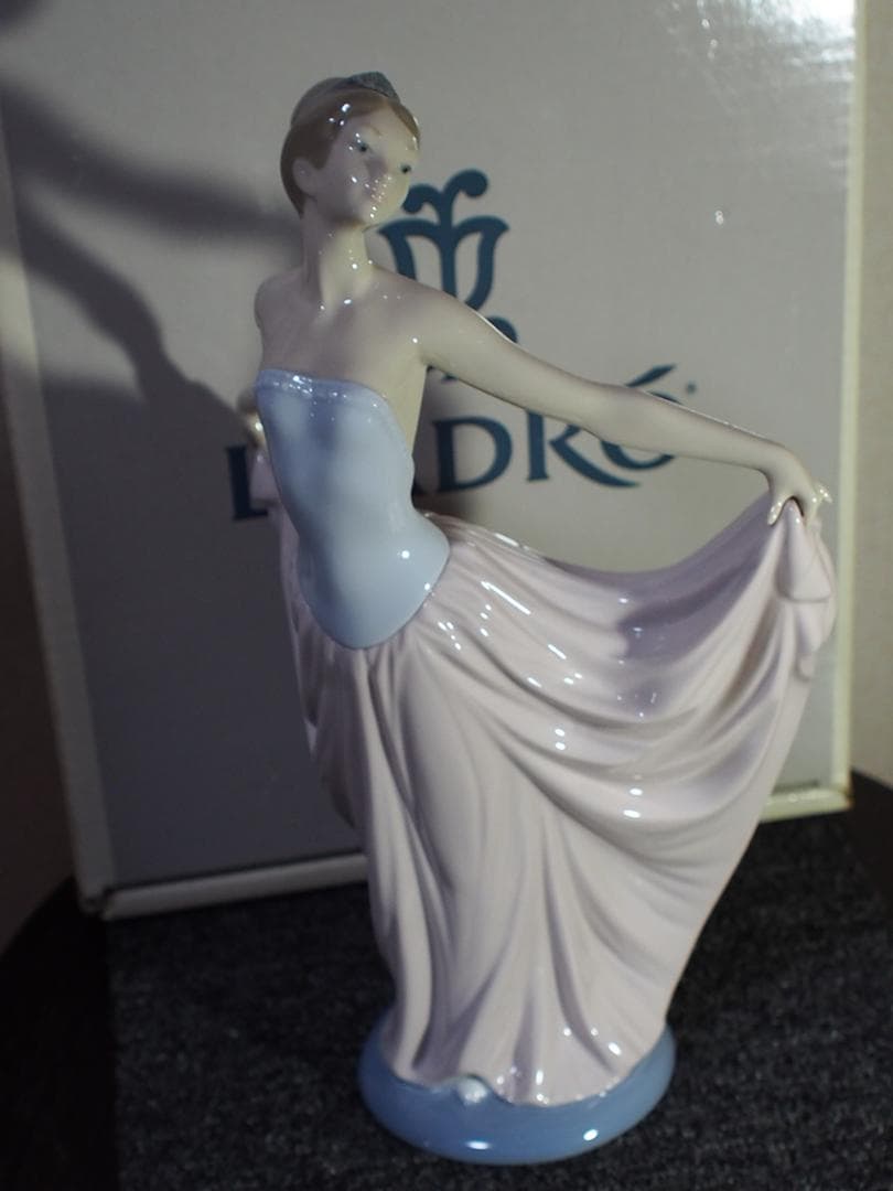 ◆ LLADRO リヤドロ 　踊る少女（ノーマルバージョン）　美品
