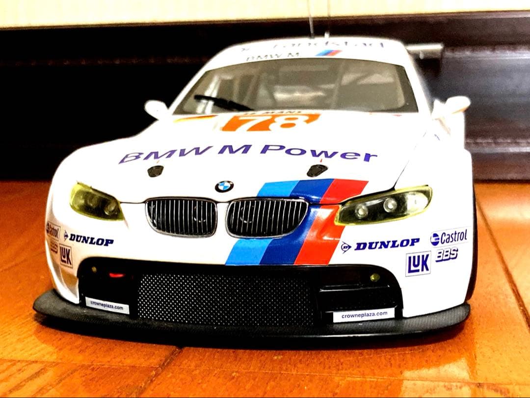 BMW M3 GT2 Le Mans 2010ミニカー 1/18