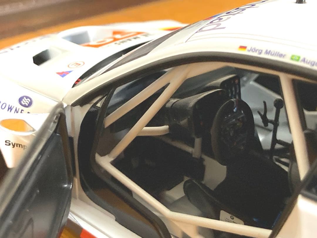 BMW M3 GT2 Le Mans 2010ミニカー 1/18