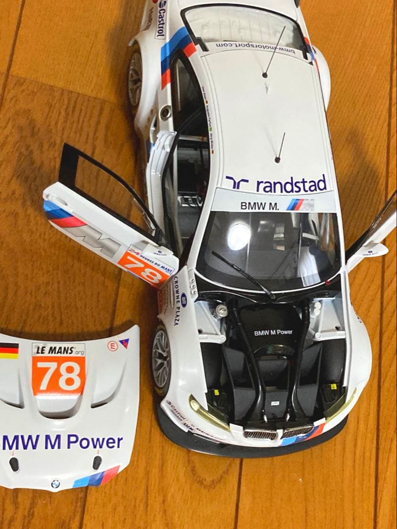 BMW M3 GT2 Le Mans 2010ミニカー 1/18