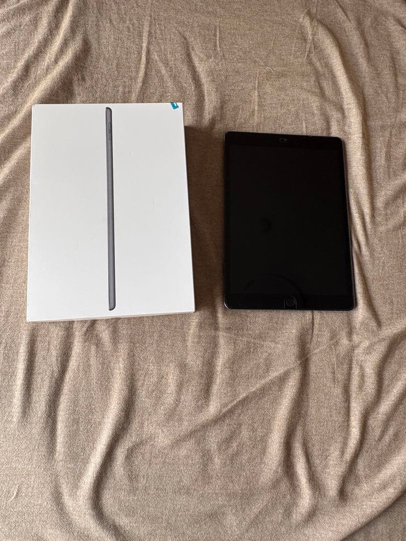 Apple iPad第8世代 スペースグレー セルラーモデル 箱付き