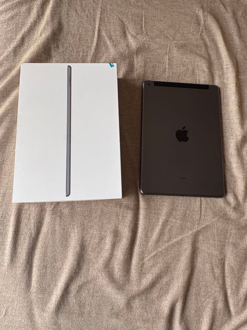 Apple iPad第8世代 スペースグレー セルラーモデル 箱付き