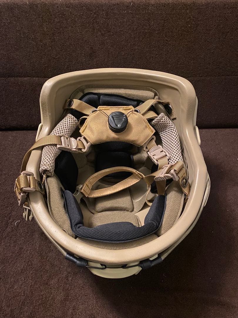 NIJIIIA 防弾ヘルメット&BLACKHAWKプレートキャリア