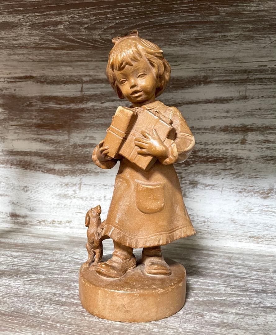 アンティーク 木彫り プレゼントを持った女の子 子犬 少女 木彫り人形 レトロ