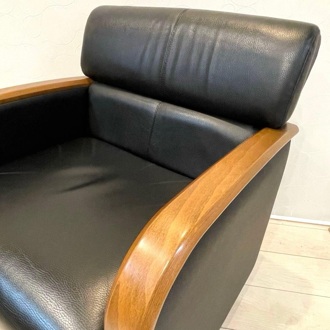 【美品】KOKUYO EARA ミーティングチェア 椅子 木肘 キャスター付①