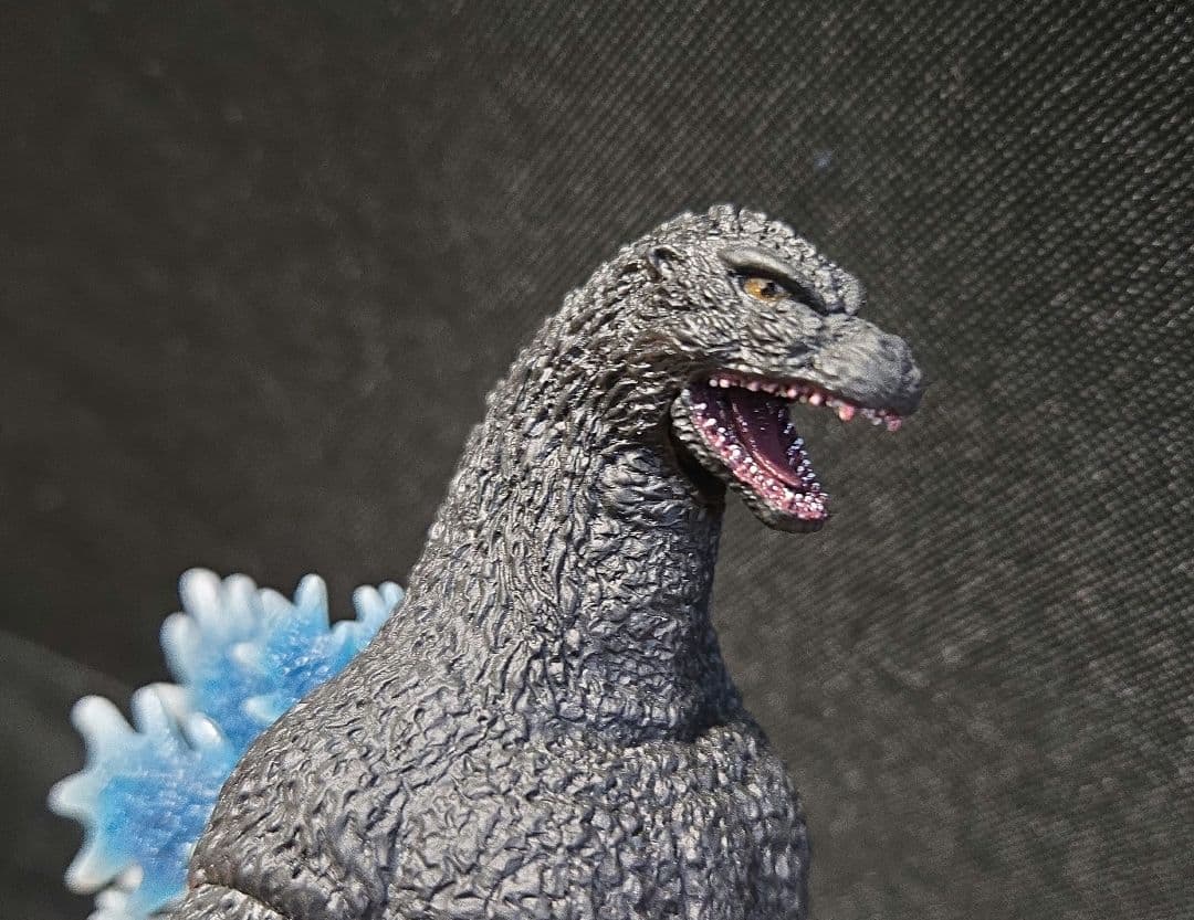 ムービーモンスターシリーズ極 ゴジラ(1989)大阪進撃発光カラーver.