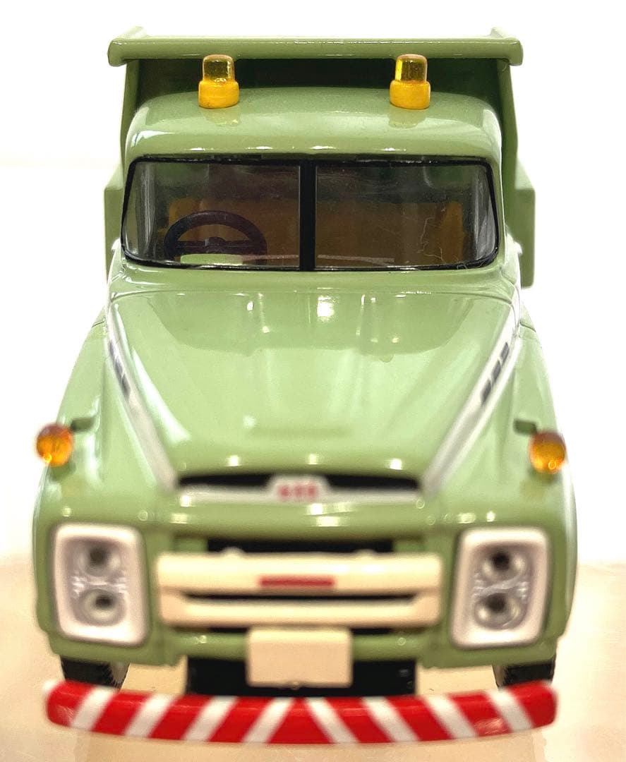 トミカリミテッドビンテージLV-66bニッサンディーゼル680型ダンプトラック