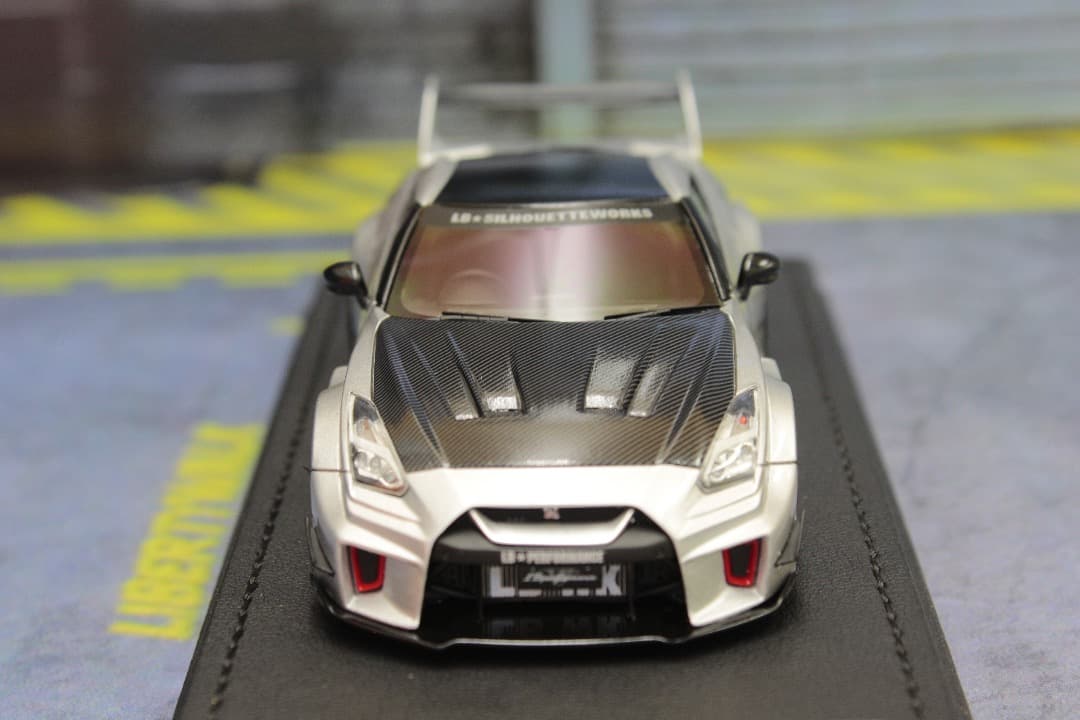 【最終価格】イグニッションモデル　1/43日産35GT-RR Silver